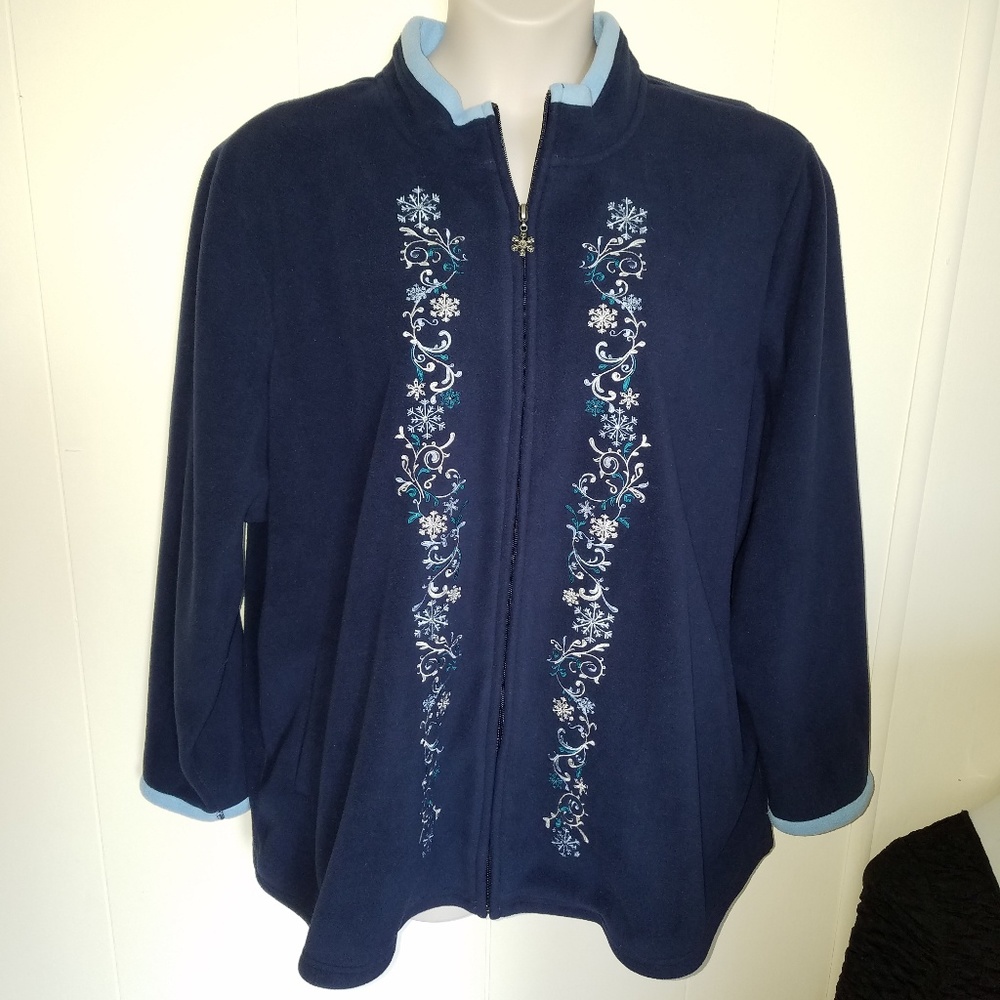 SOLD - Beautiful plus size zip up fleece - Picture 2 of 6